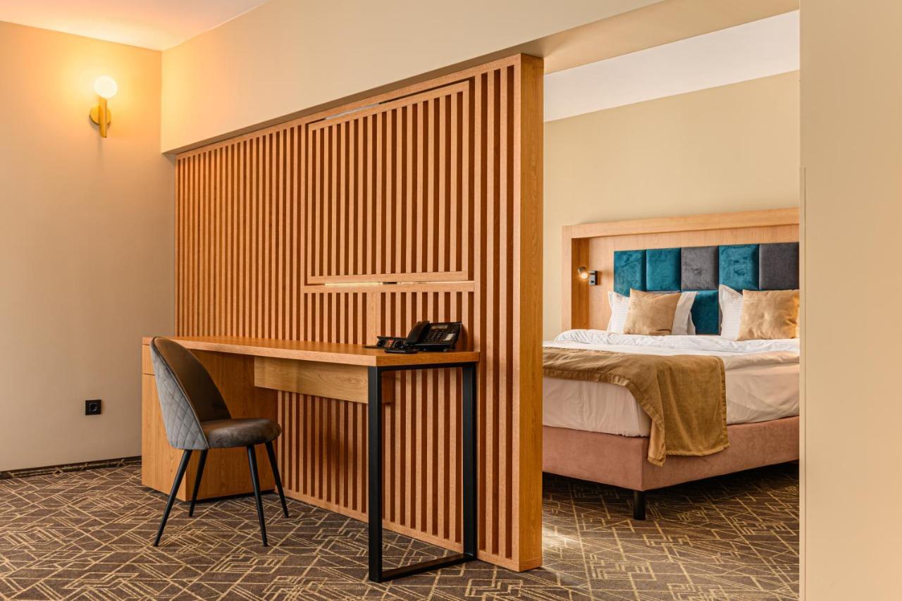 Hotel Central Pascani Ngoại thất bức ảnh