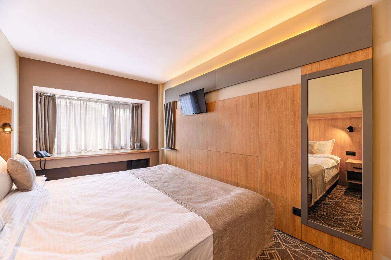 Hotel Central Pascani Ngoại thất bức ảnh